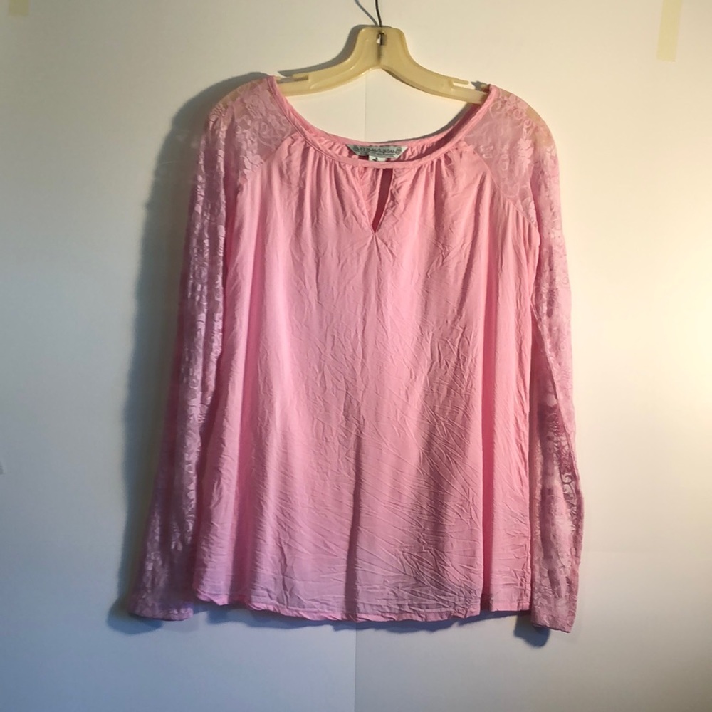 Noble Outfitters Lace Sleeve Top